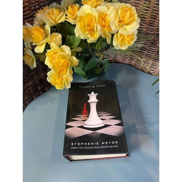 Breaking Dawn First Edition Hardcover Book 4 - Picture 8 of 8